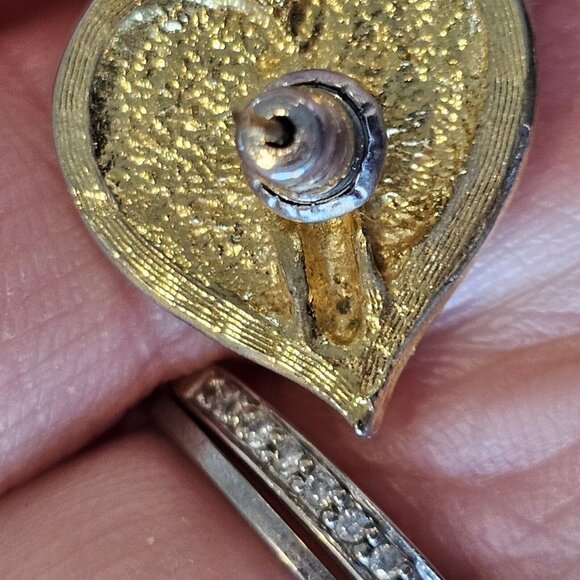 Vintage Black Heart Gold Tone Stud Earrings Enameled 90s 5/8"‎ Valentines - Picture 7 of 9